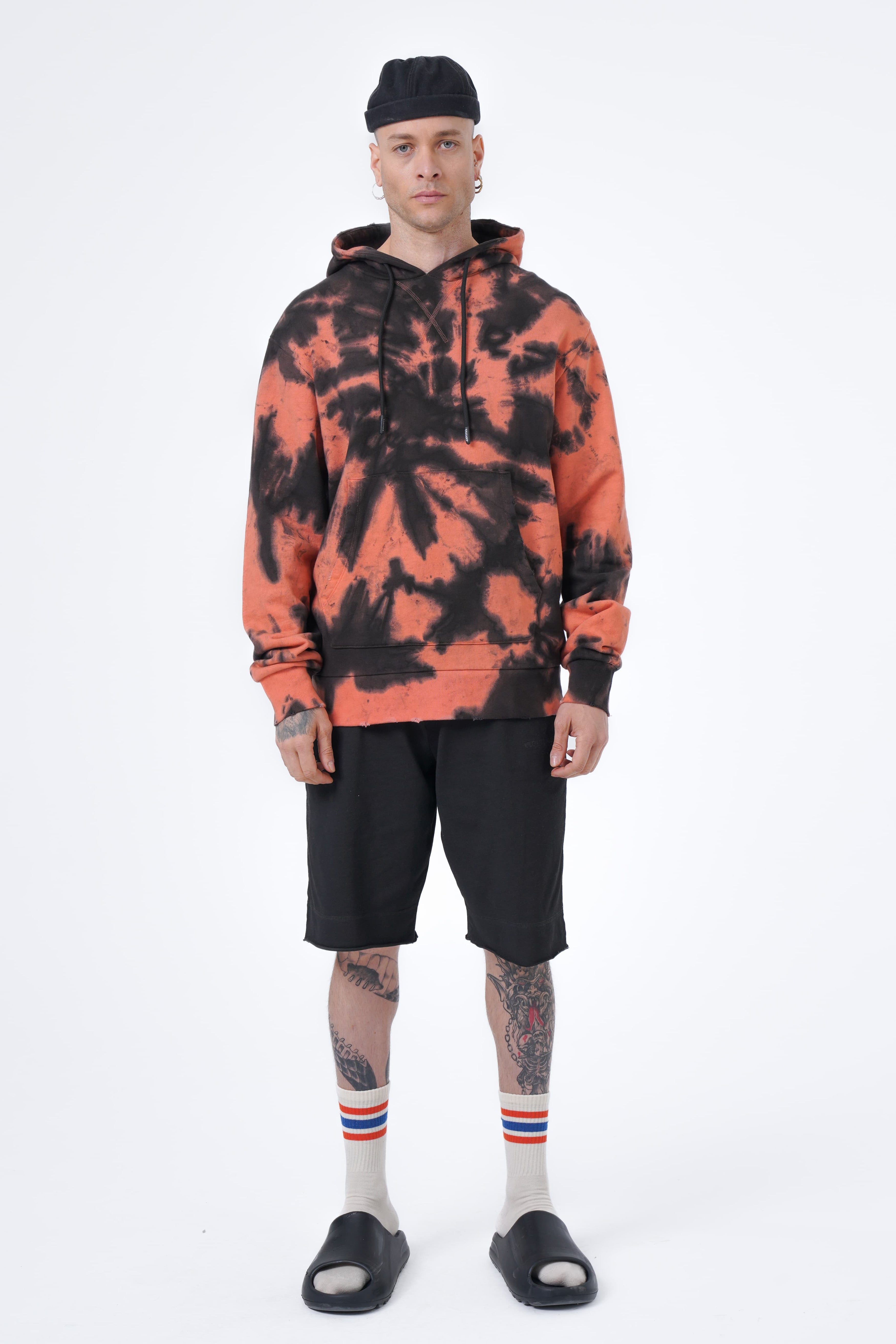Krawattengefärbter Kapuzenpullover