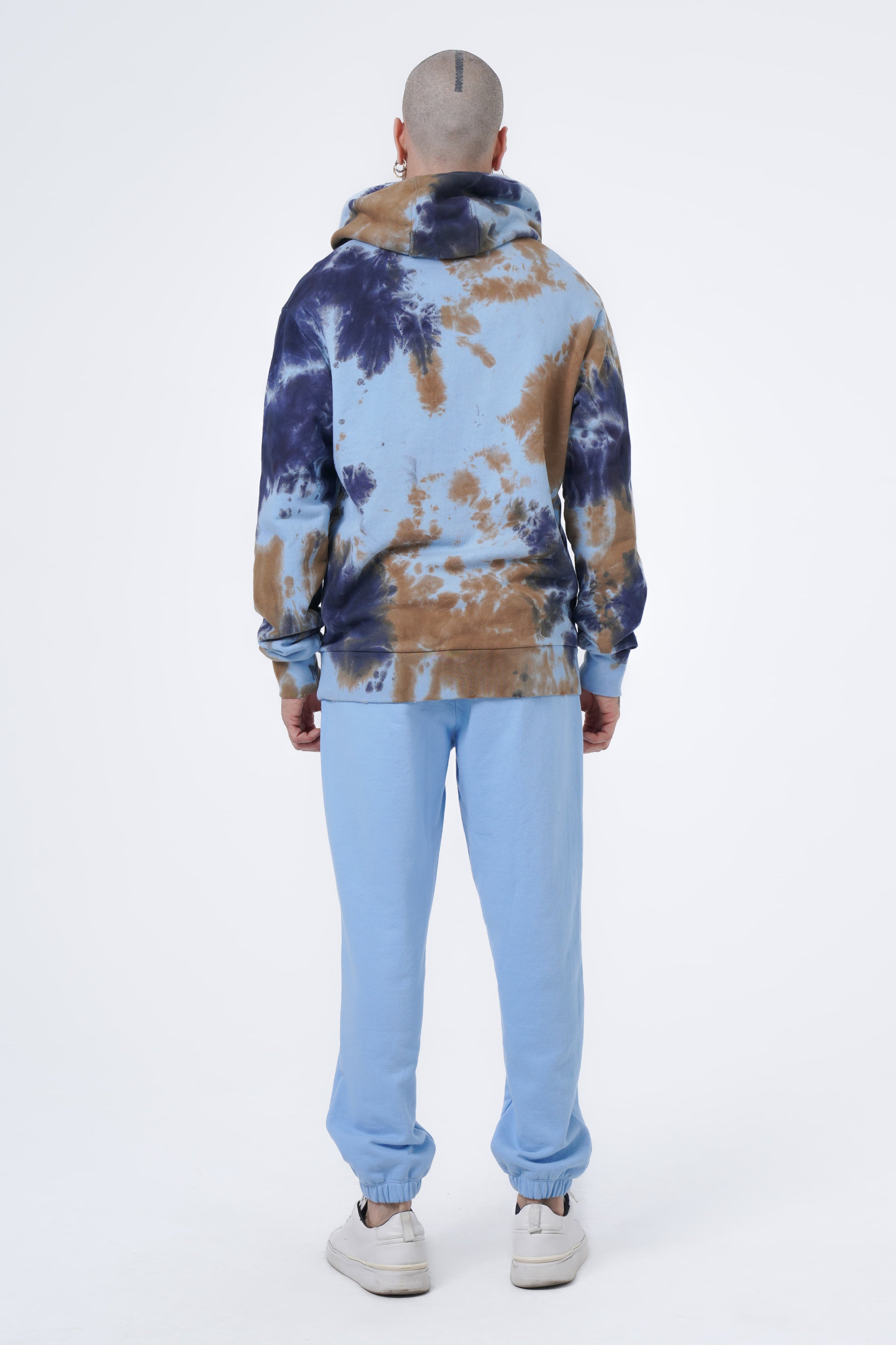 Krawattengefärbter Kapuzenpullover