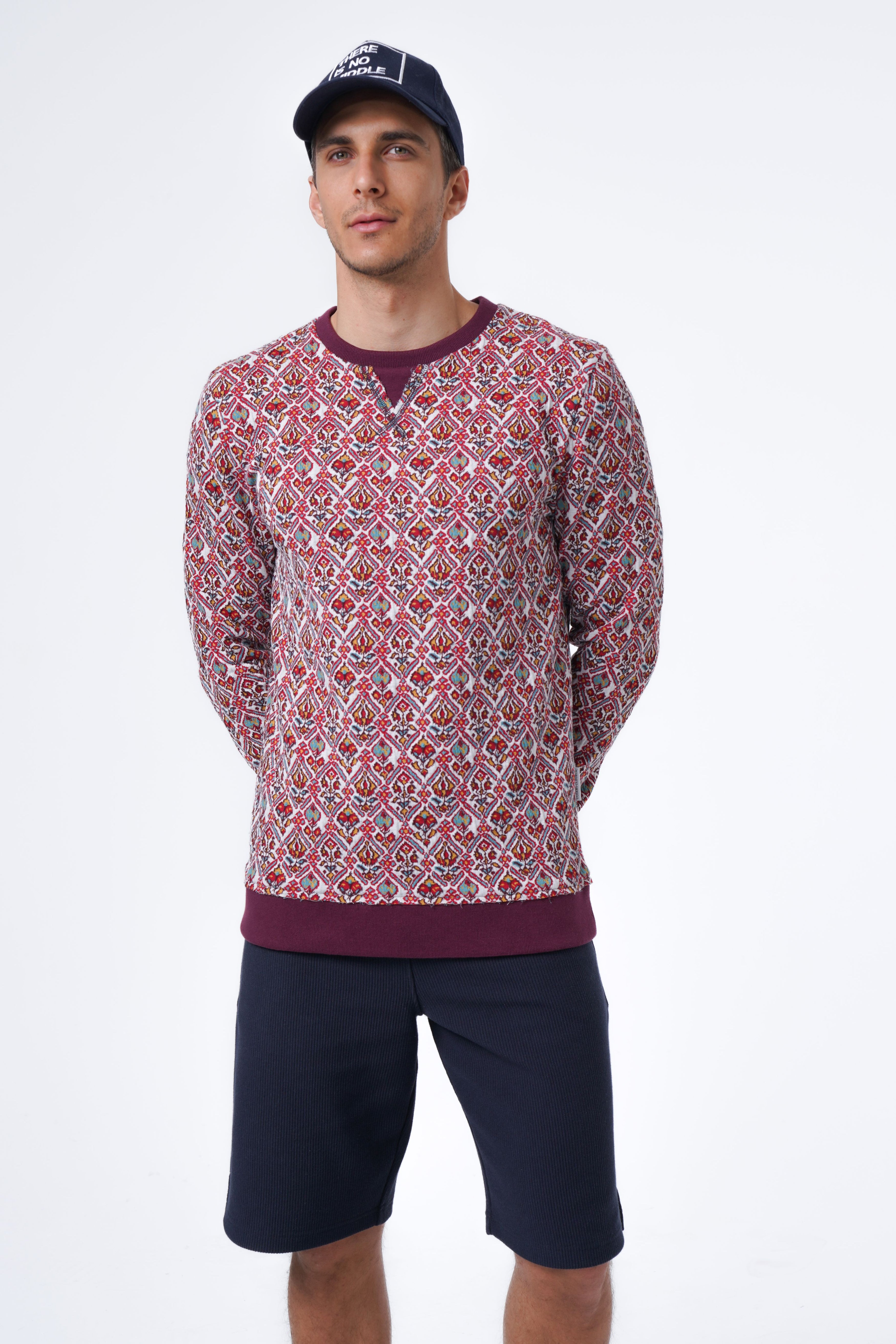 ribbet crew neck and jacquard sweatshirt detail
