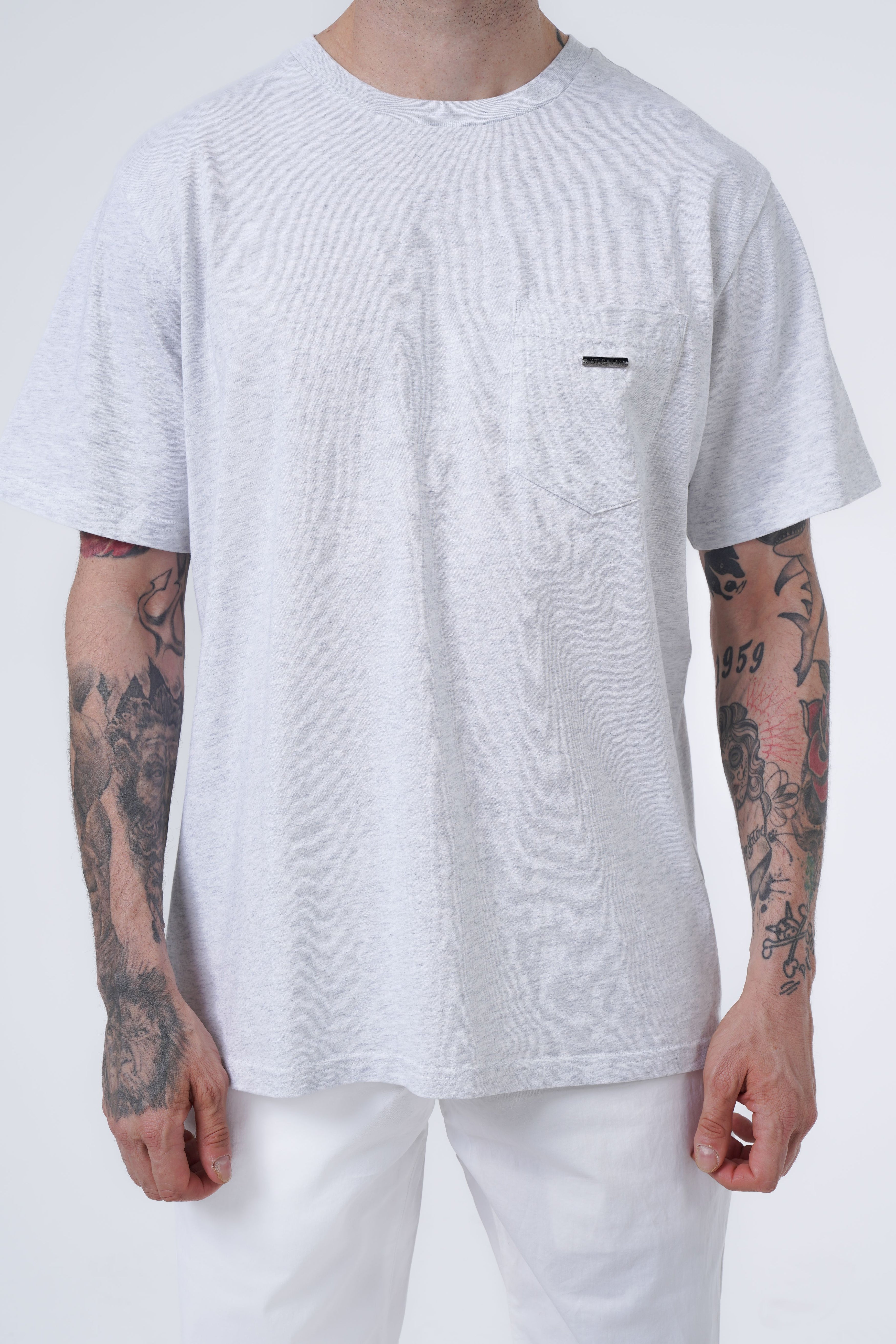 basic tshirt with pocket detail