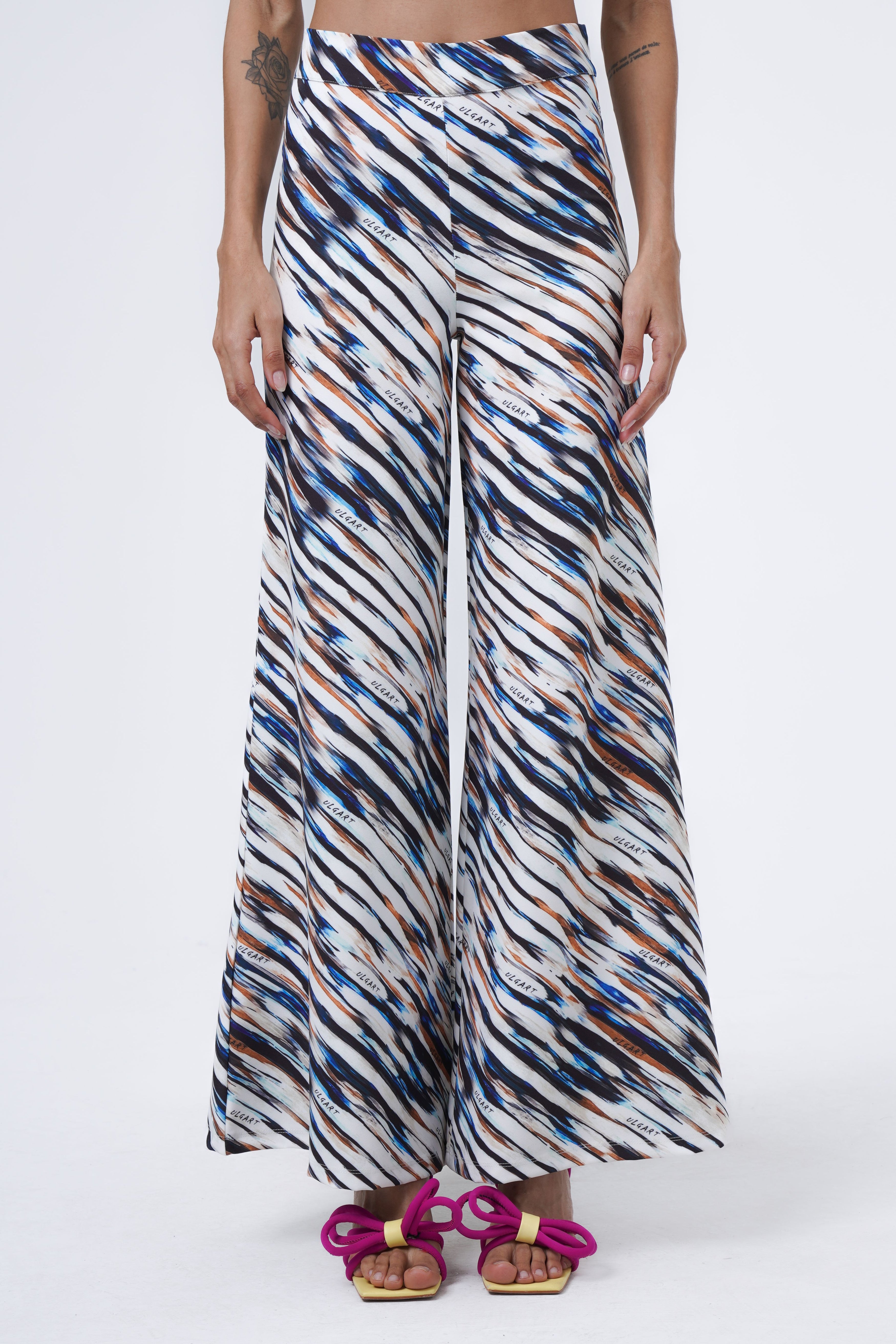 printed trousers