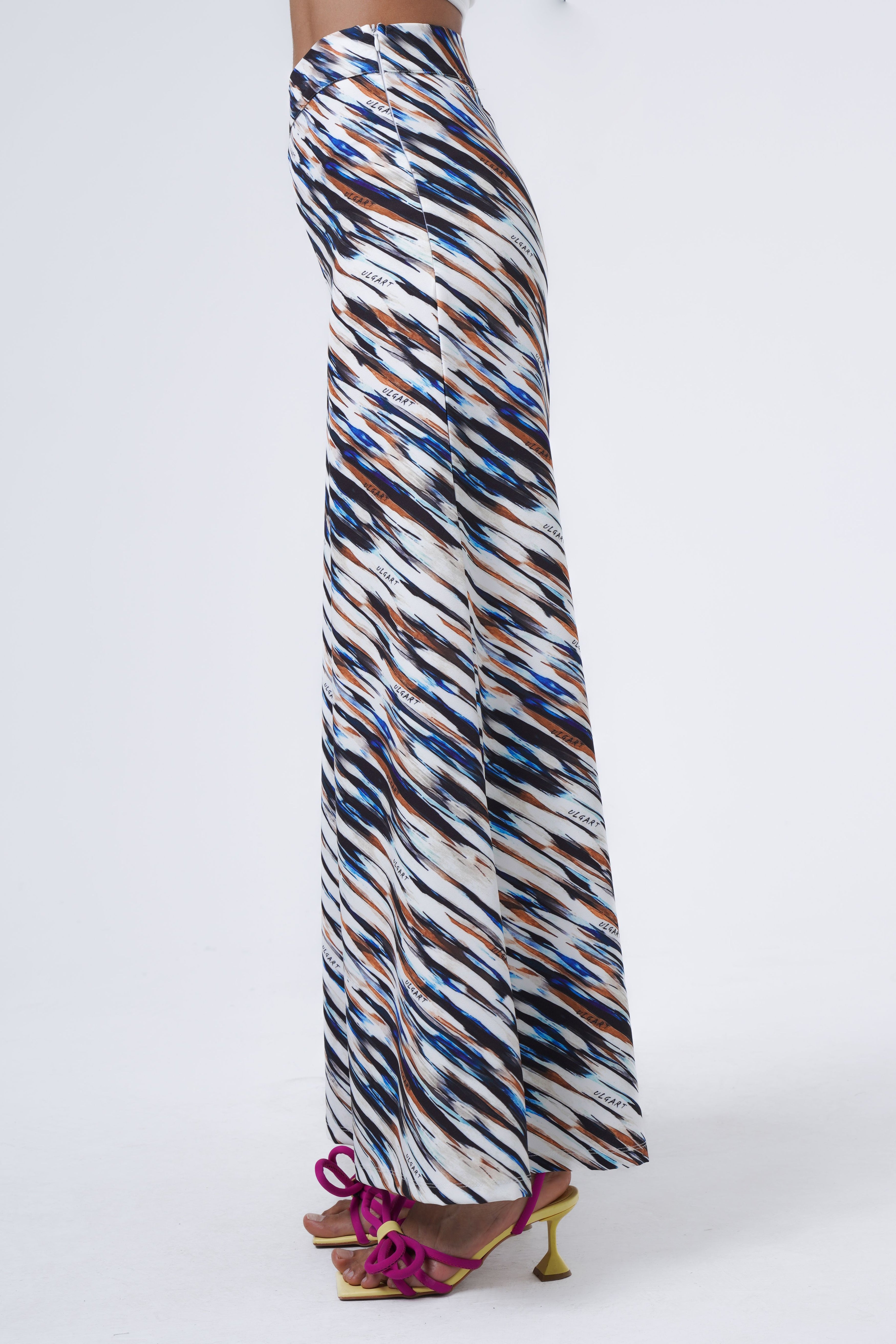 printed trousers