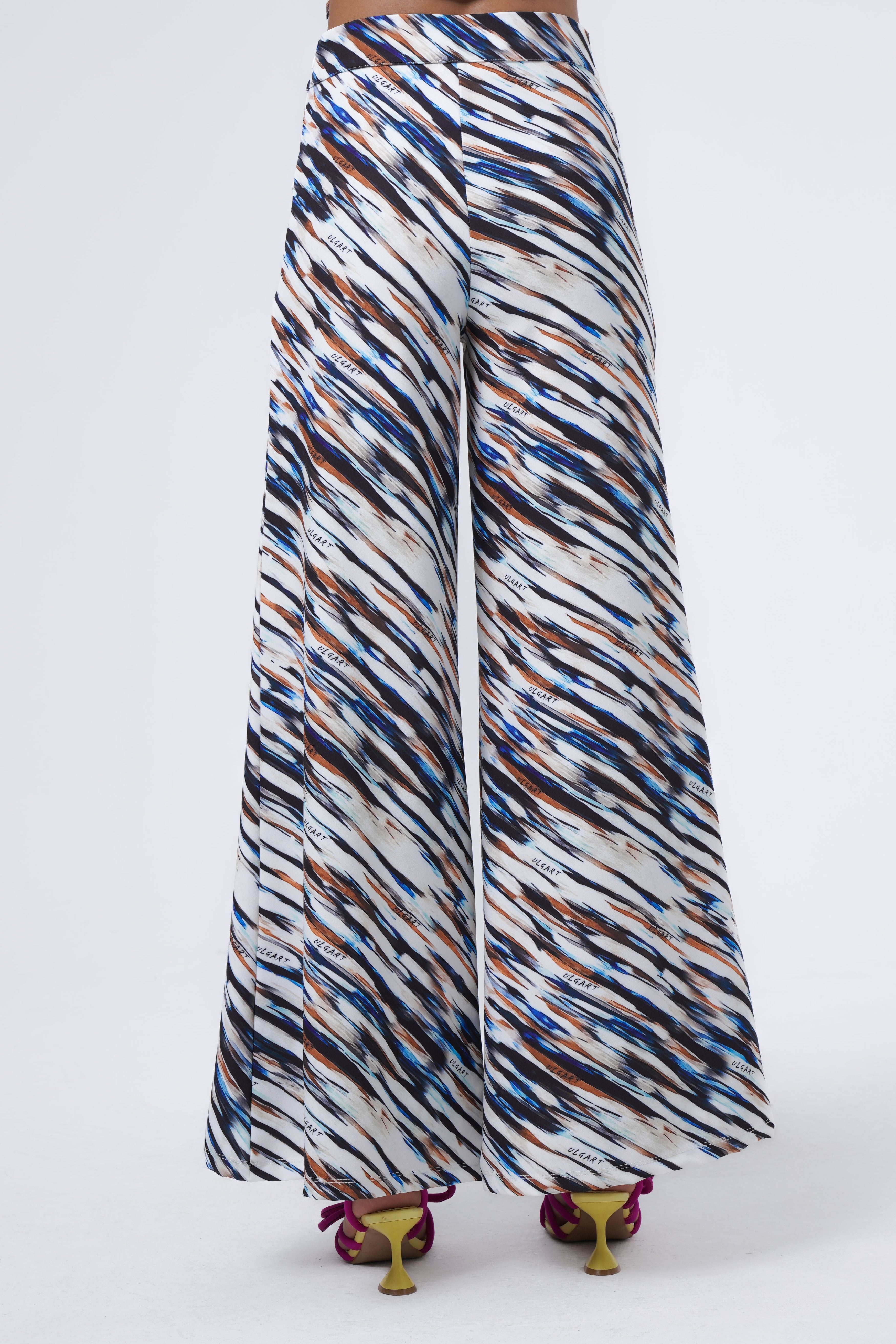 printed trousers