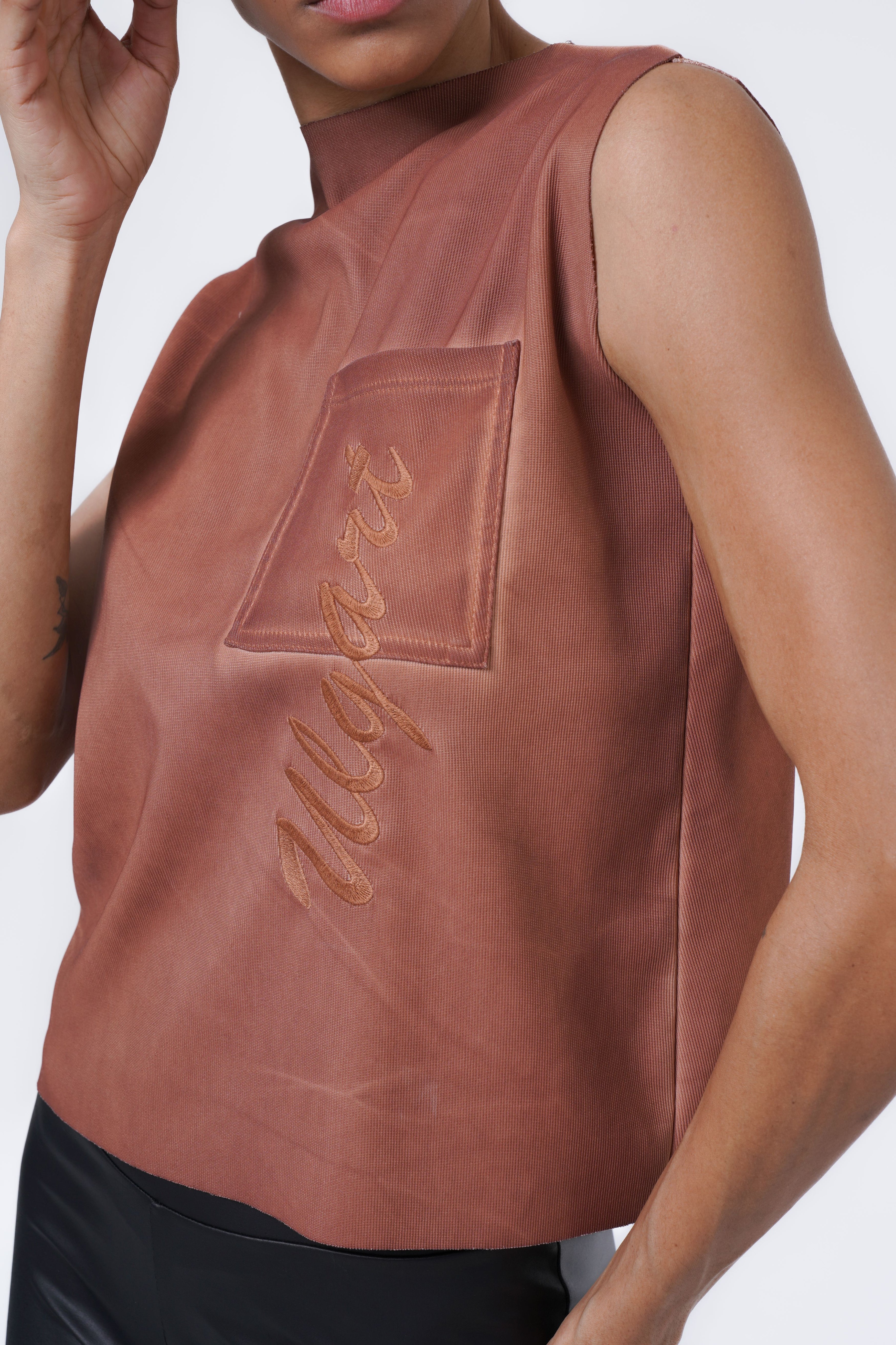 sleeveless top with oil wash effects