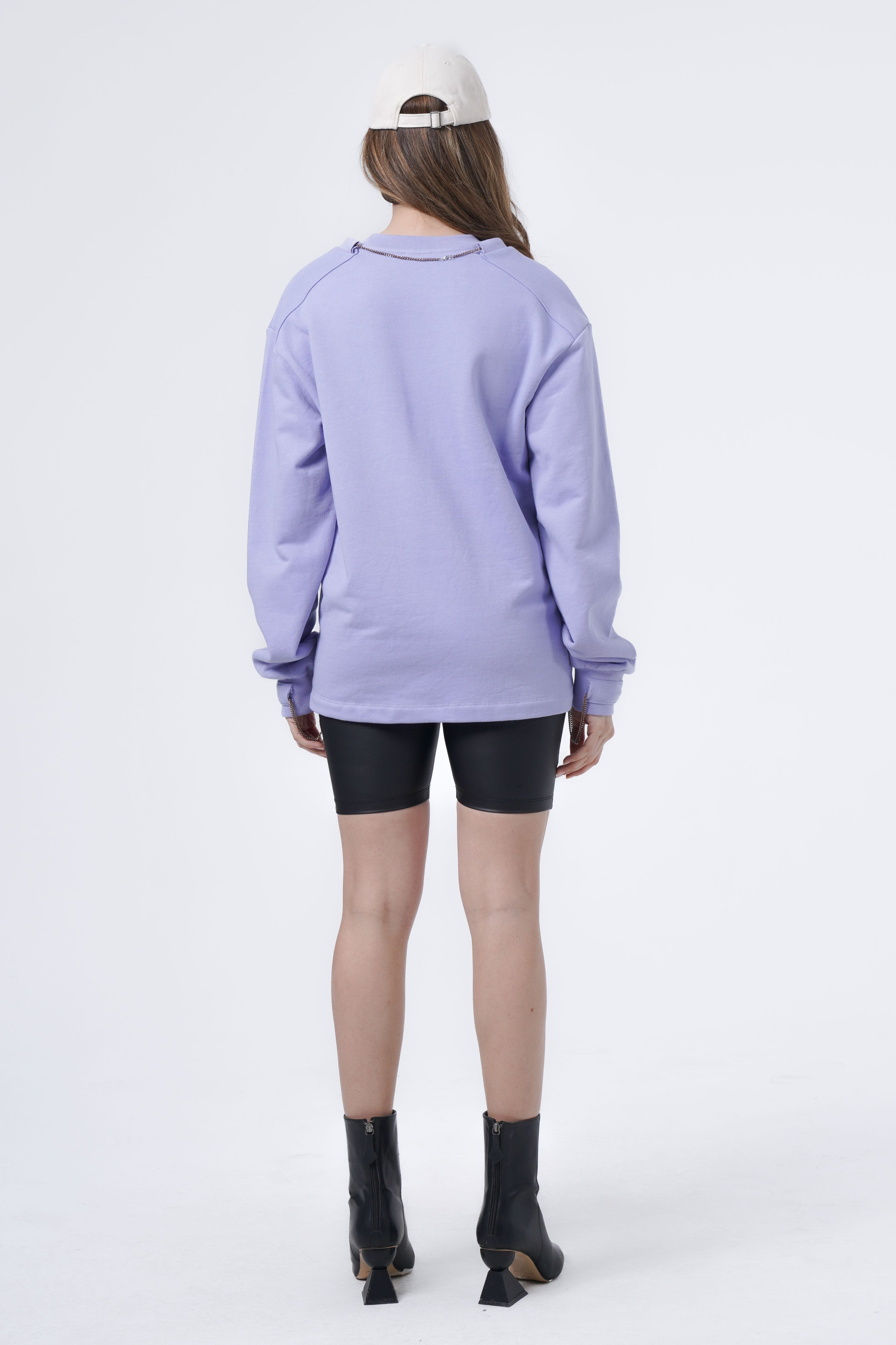 Sweatshirt mit Kettenaccessoire und Stickerei