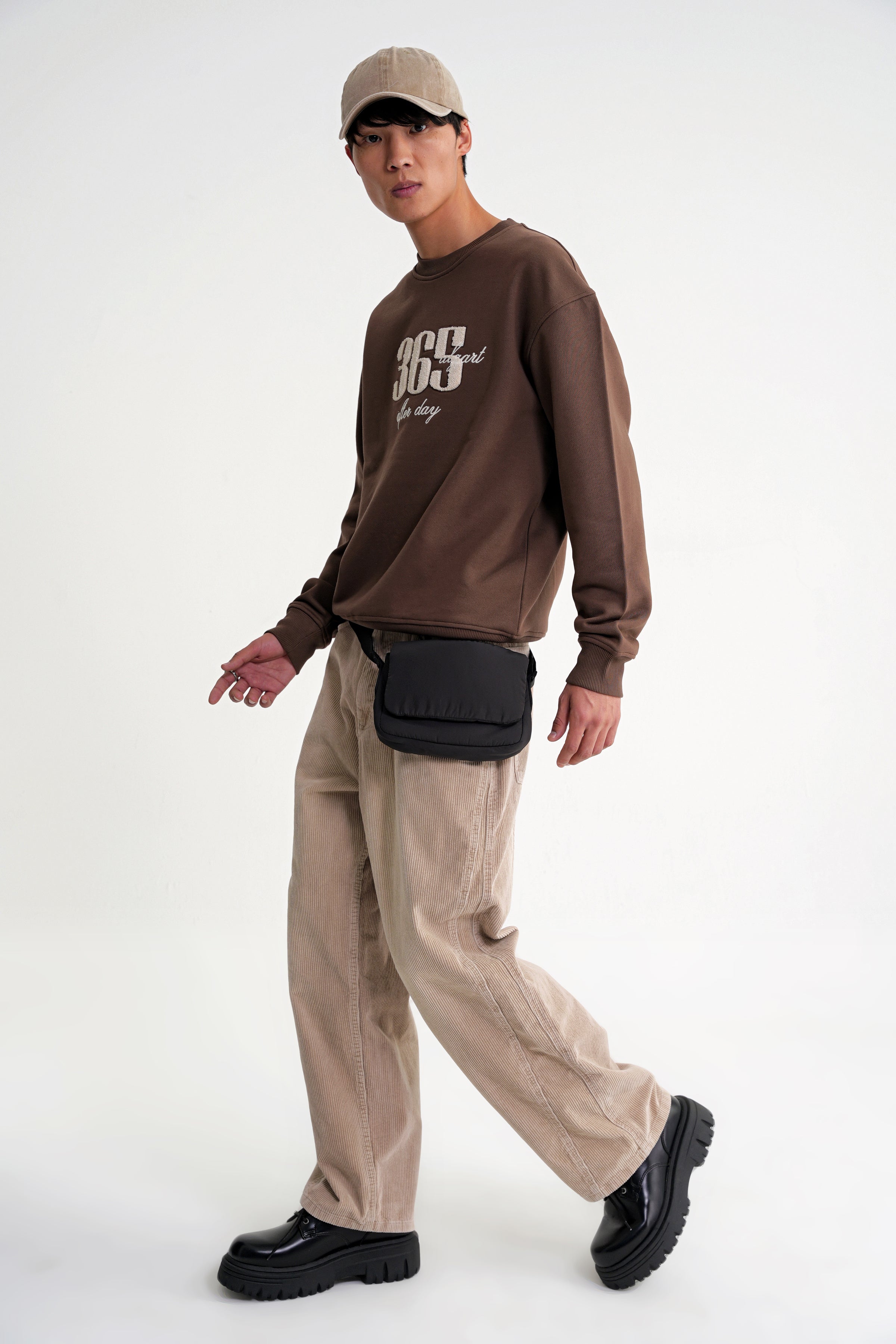 Nataly   Oversize Stickerei  Sweat   Brown