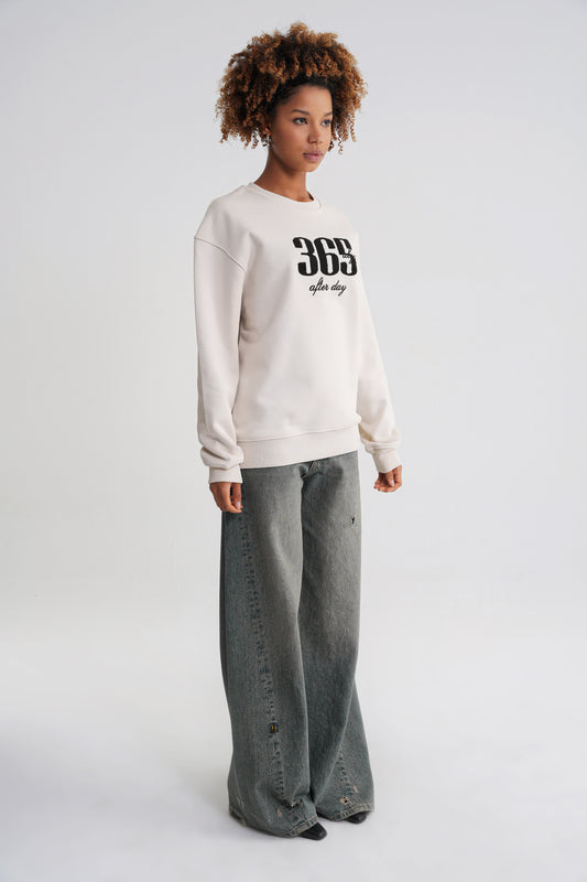 Nataly Oversize Stickerei  Sweat  Antik White